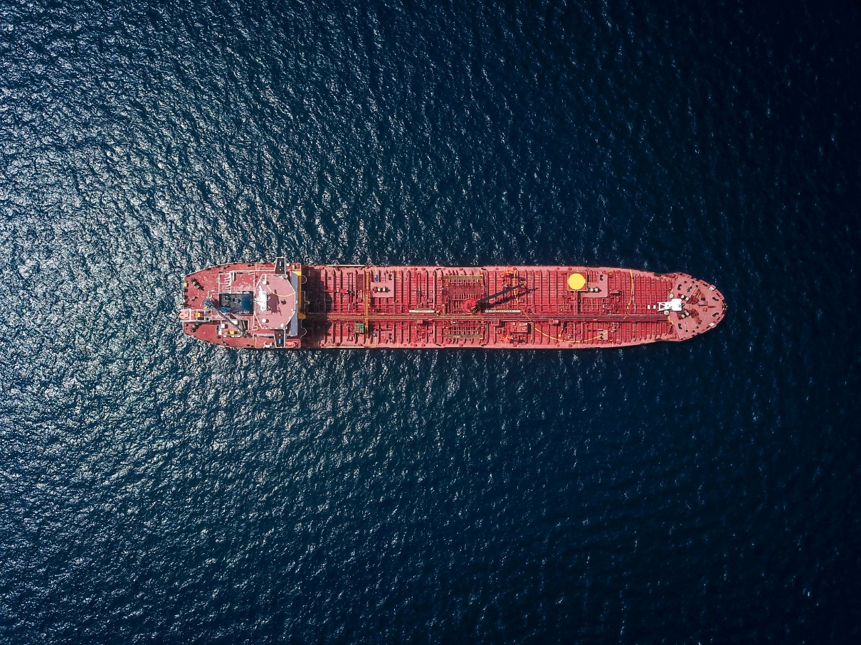 Nave cisterna vista dall'alto